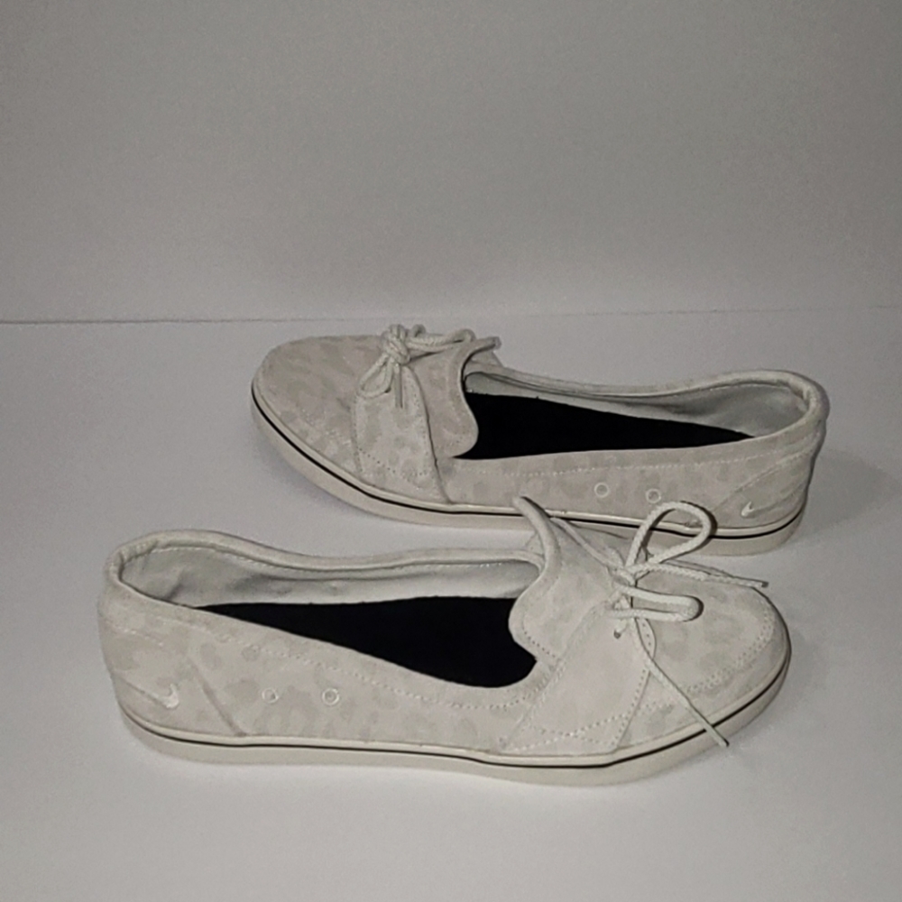 Nike Women's White Flats